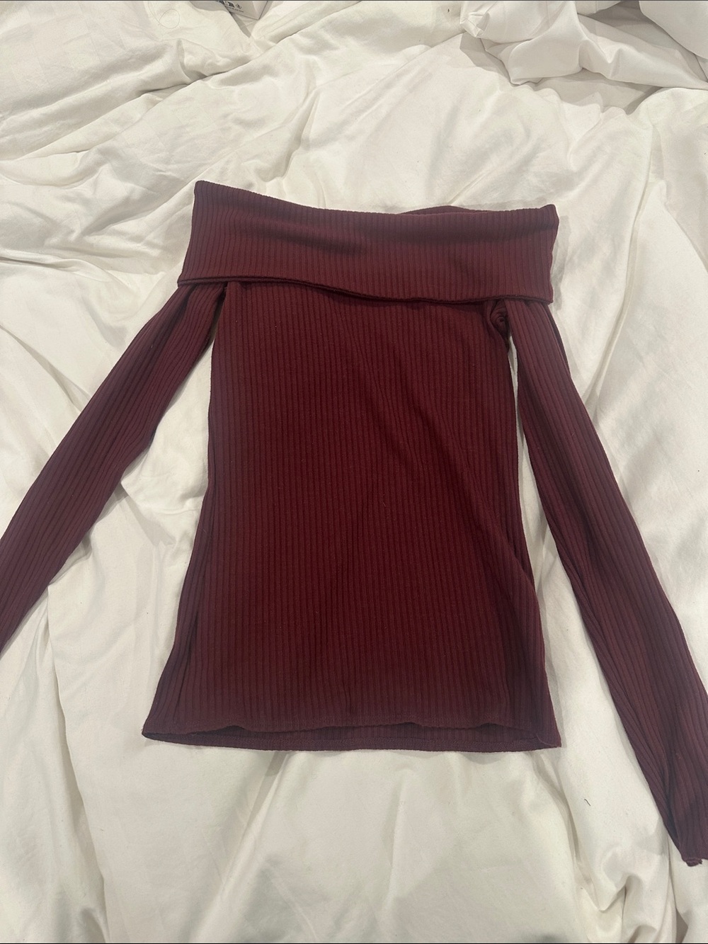 BNWOT Abercrombie & Fitch off shoulder ribbed top butgandy size small